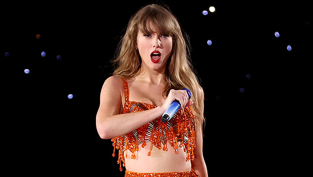 1708571111 Taylor Swift Reacts To Fans Wearing Travis Kelce Jerseys At.jpg