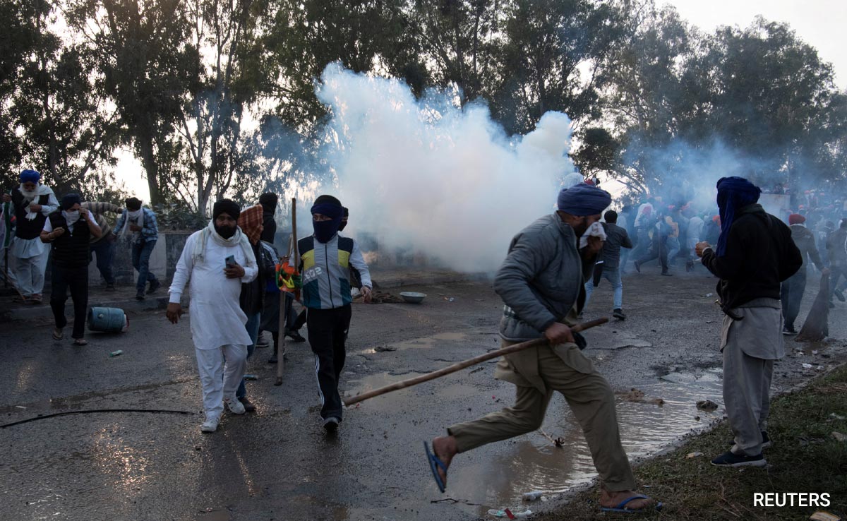 Farmers Vs Agriculture Minister As Dilli Chalo March Enters Second.jpg