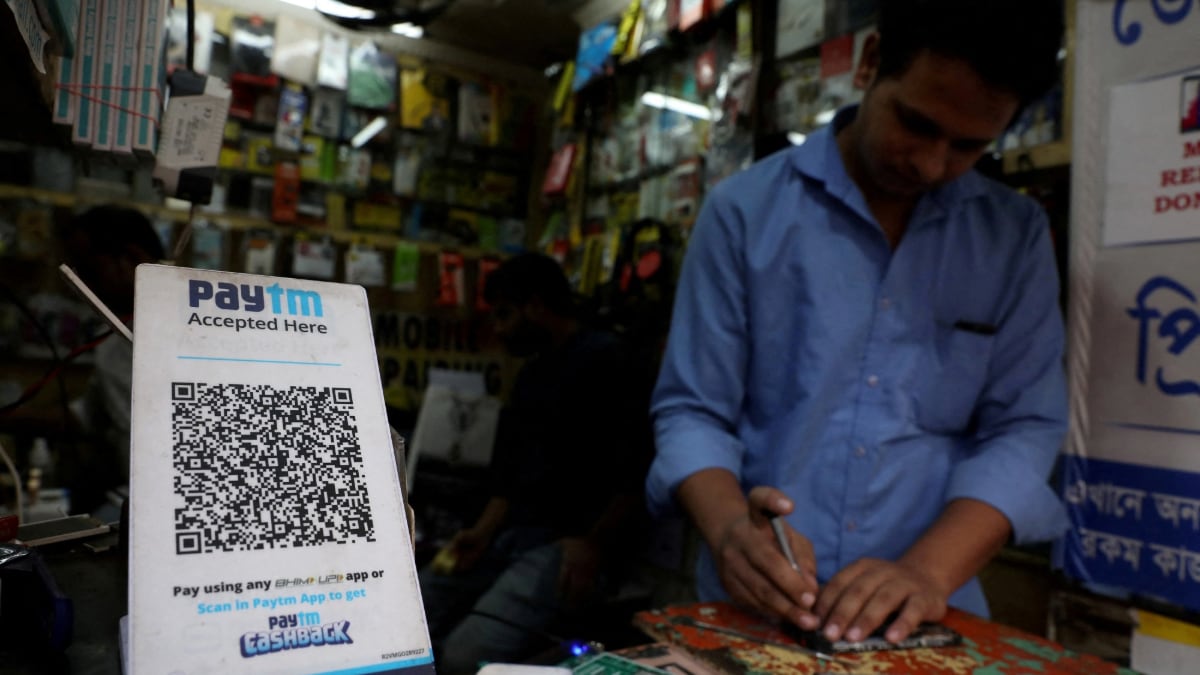 Rbi Restricts Paytm Payments Bank From Taking New Deposits Credit.jpg