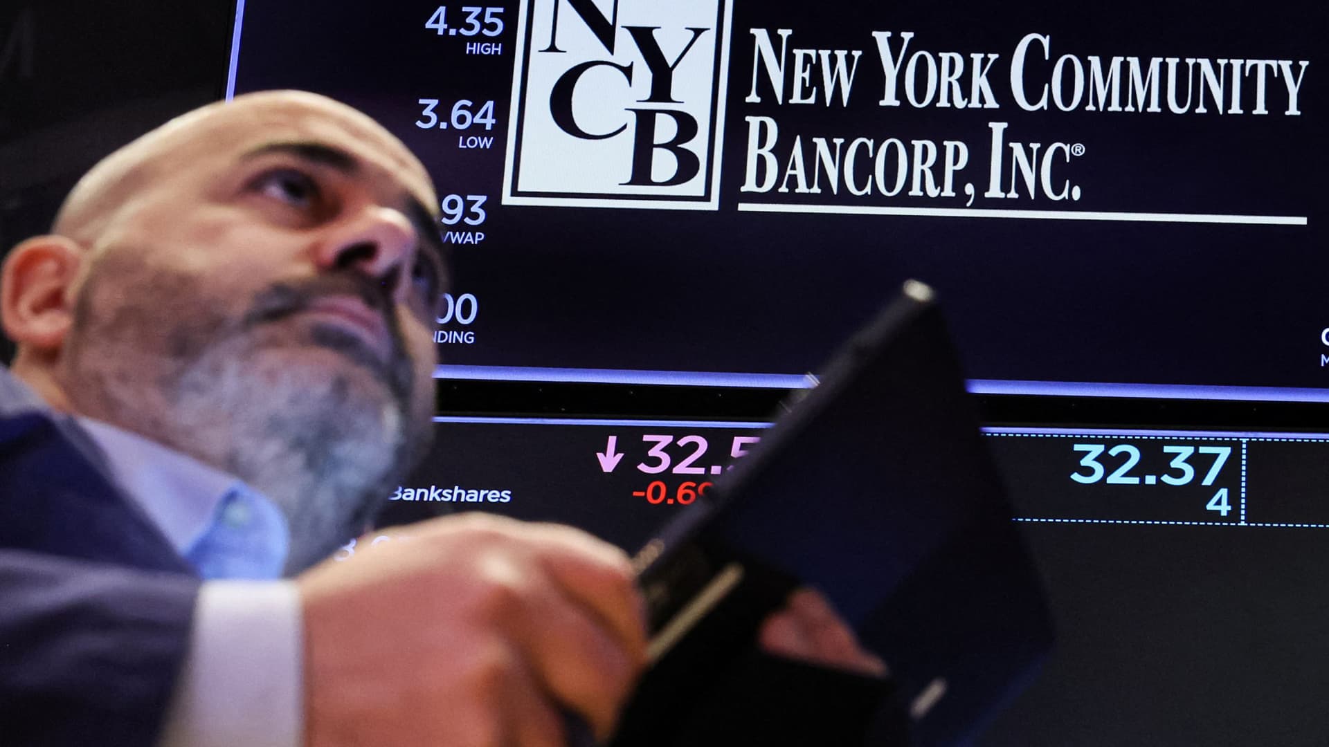 1709786128 Nycb Shares Rebound After Bank Announces 1 Billion Capital Raise.jpg