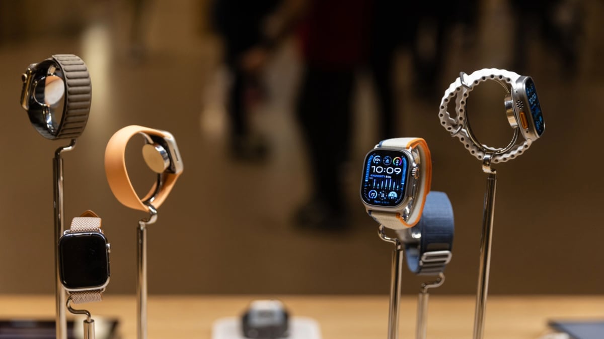 Apple Watch Ultra With Microled Display Cancelled Employees Laid Off.jpg