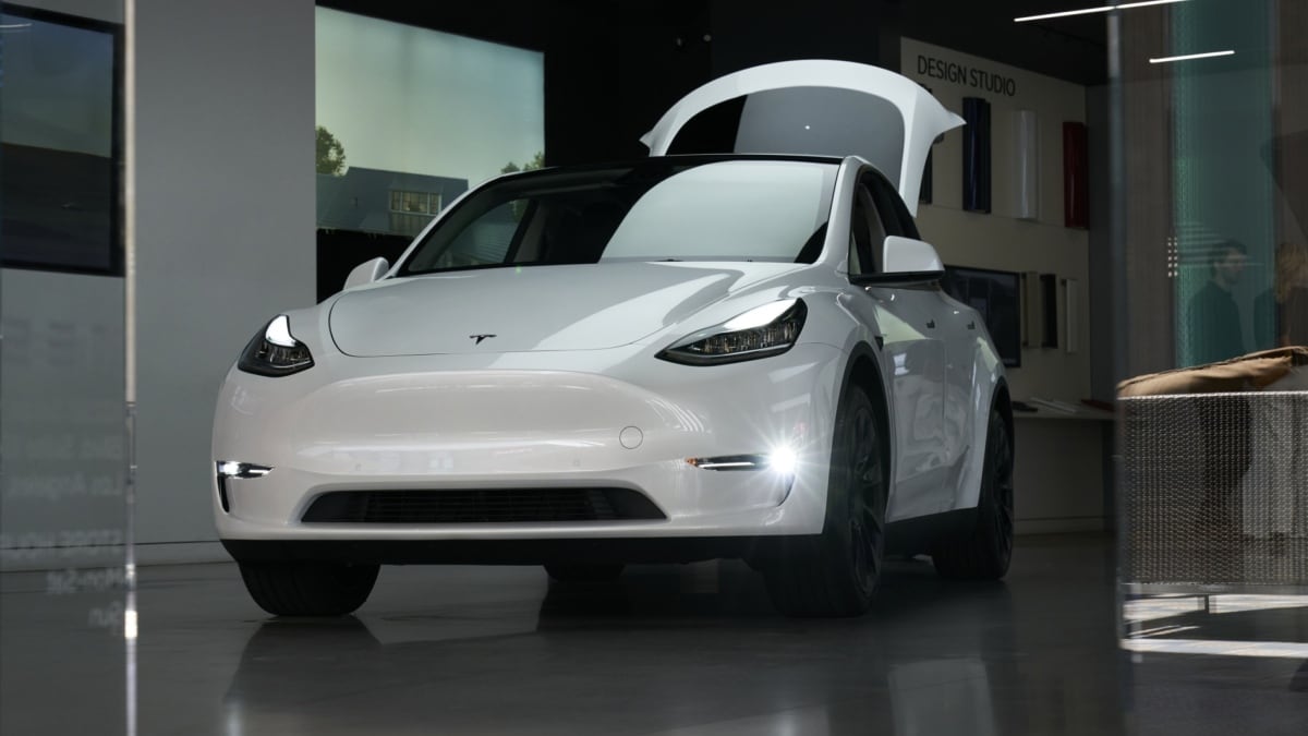 Tesla Handed A Boost As Government Promises To Lower Ev.jpg