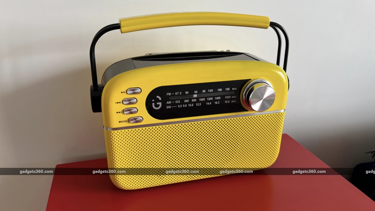 1712926337 Igear Evoke Bluetooth Solar Charging Speaker Review Retro Looks Modern.jpg