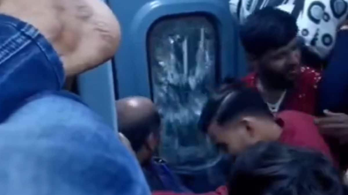 1713578170 Watch Man Breaks Glass Door After Ticketless Passengers Block His.jpg