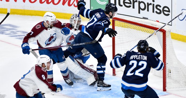 1713760052 Winnipeg Jets Outlast Avalanche 7 6 To Win Chaotic Game 1.jpg