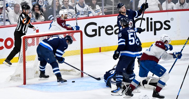 1713944905 Four Goal Second Period Propels Colorado To 5 2 Game 2 Win.jpg