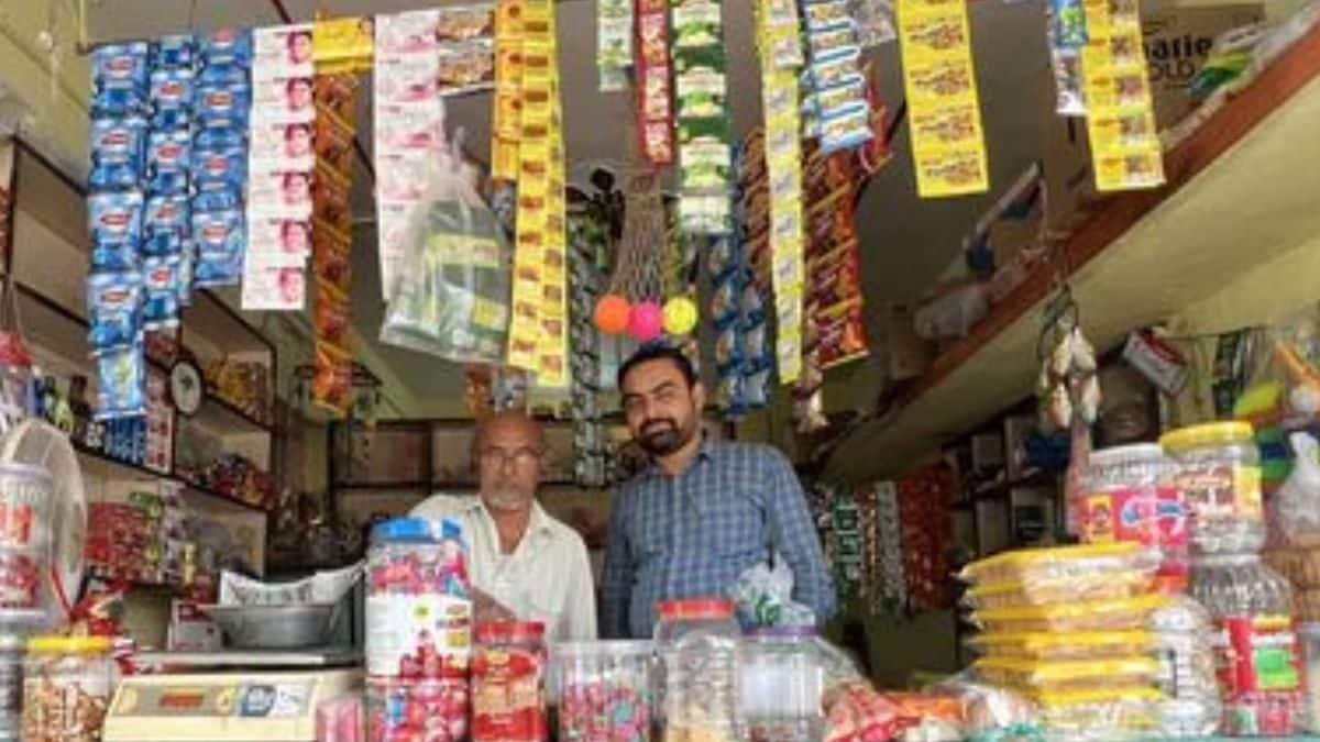 1714451157 Indian Man Posts About Father Retiring From Kirana Shop Heartwarming.jpg