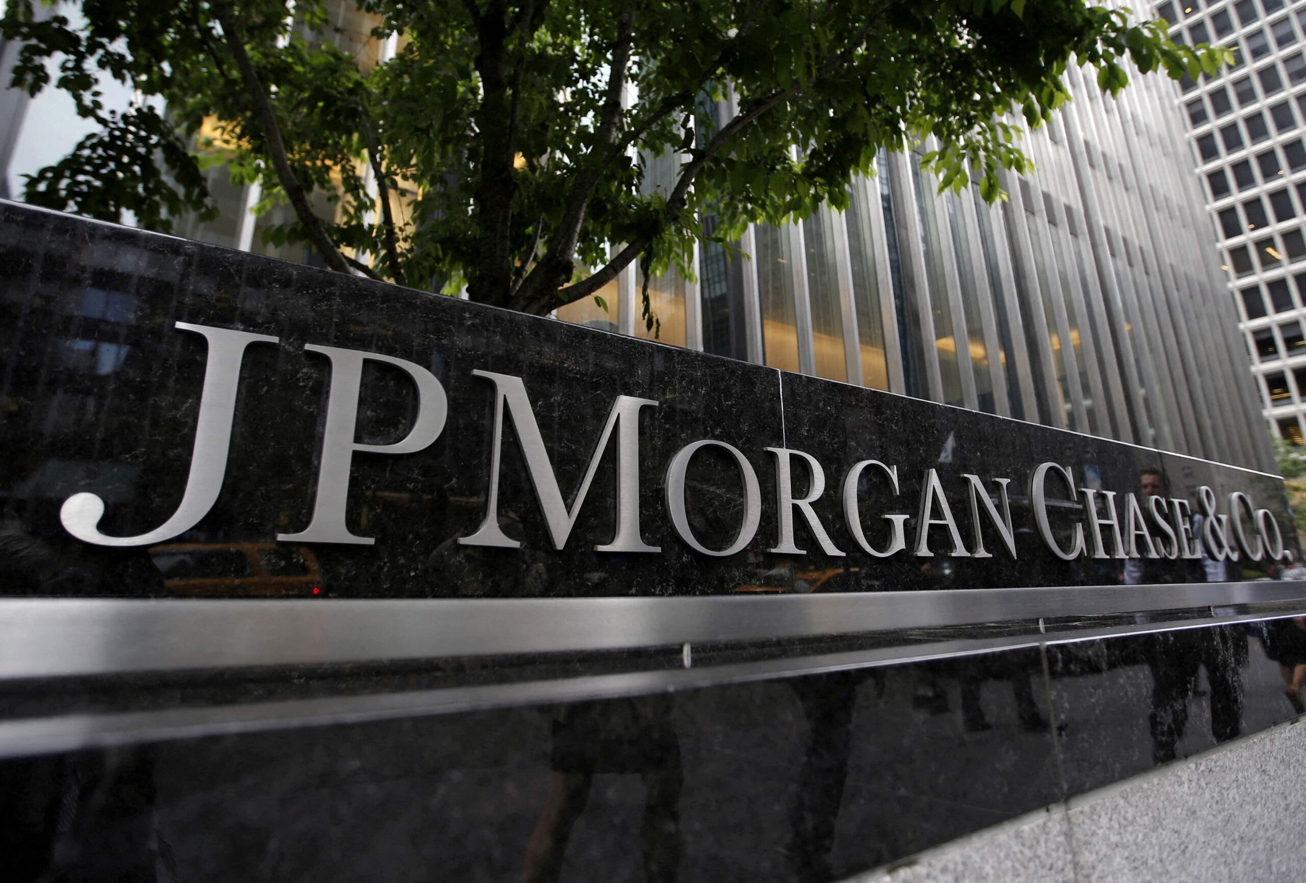 Jpmorgans Dimon Hopes For Soft Landing For Us Economy But.jpg