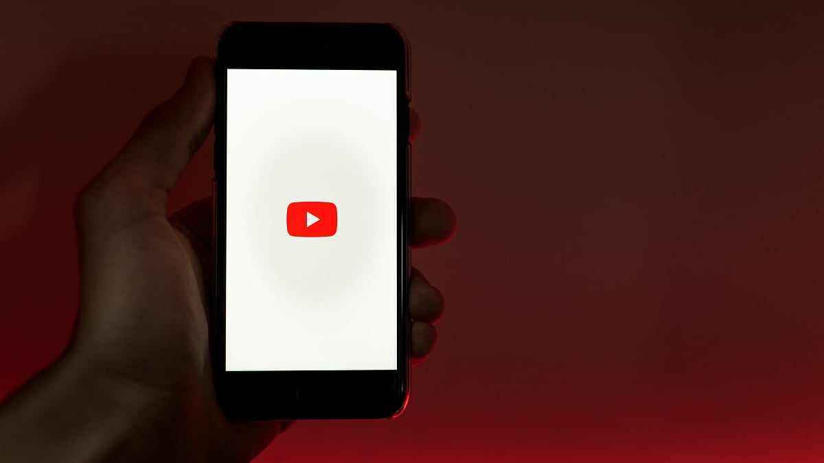 Youtube Faces Criminal Complaint For Spying On Users While Detecting.jpg